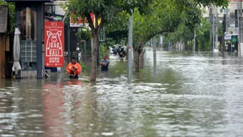 Banjir Bandang Rendam Kuta-Bali, Semua Imbas Sungai Tukad Mati - GenPI.co BALI