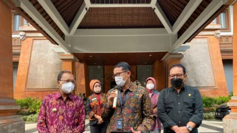 Menparekraf Sandiaga Uno Janji Pulihkan Pariwisata Bali, Caranya? - GenPI.co BALI