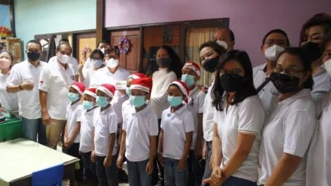 Natal Mulia, Karyawan BMPD Kristiani di Bali Gelar Peduli Sesama - GenPI.co BALI