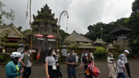 Menparekraf Sandiaga Uno Pakai Desa Penglipuran untuk Bantu Bali - GenPI.co BALI