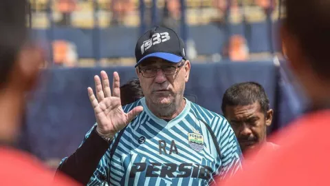 Robert Rene Albert Puji Bali United, Persib Bandung Tak Untung - GenPI.co BALI