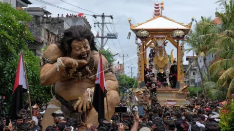 Peran Dahsyat, Pelebon Raja Bali Pemecutan XI Disorot Media Asing - GenPI.co BALI