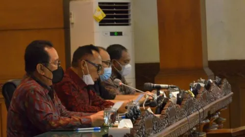 Lokasi Teminal LNG Ditolak Desa Intaran, Respons Ketua DPRD Bali? - GenPI.co BALI
