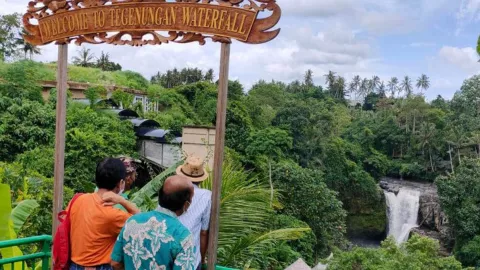 Surga Dunia Bali Rp10 Ribu? Wisatawan Wajib Datang ke Tegenungan - GenPI.co BALI