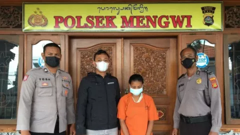 Polisi Bali Tangkap ART Pencuri Emas Ini, Kerugiannya Fantastis - GenPI.co BALI