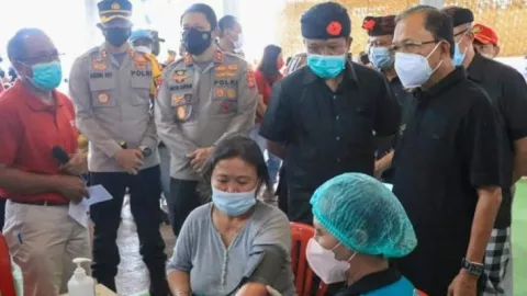 Petuah Gubernur Koster: Masyarakat Bali Musti Vaksin Booster - GenPI.co BALI