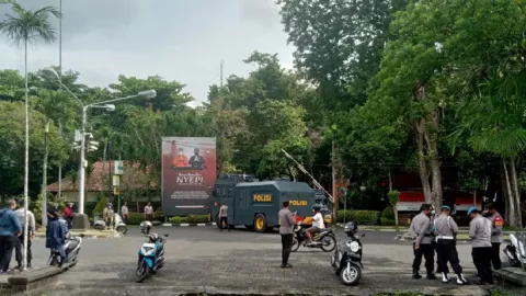 Ada Aliansi Mahasiswa Papua? Polisi Amankan Kantor Gubernur Bali - GenPI.co BALI