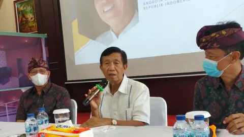 Anggota DPD Pastika Singgung Dirigen Pengelolaan Sampah Bali - GenPI.co BALI