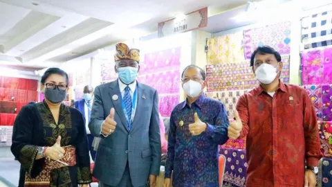Gubernur Koster Bilang Ini Usai Delegasi IPU Puji Kerajinan Bali - GenPI.co BALI