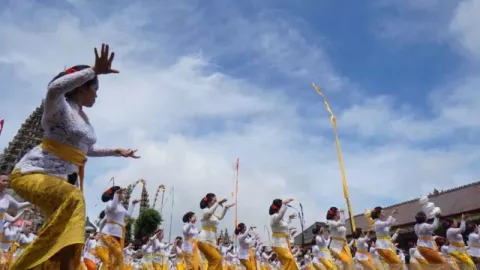 Tujuan Mulia, Pemkab Bangli Bali Tampilkan 300 Penari Rejang - GenPI.co BALI