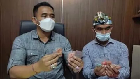 Viral! Snack Narkoba SMPN 3 Gianyar Bali, Polisi Temukan Ini - GenPI.co BALI