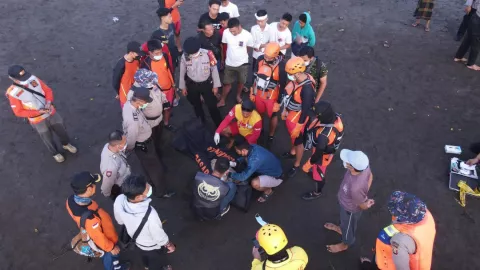 Gianyar Bali Heboh! Basarnas Dapat Mayat Pria di Pantai Gumicik - GenPI.co BALI