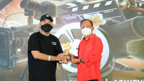 Gubernur Koster Perjuangkan Film Lokal Bali Tayang di Bioskop - GenPI.co BALI