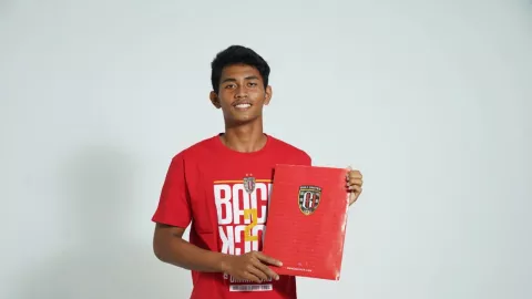 Gantikan Wawan, Komang Aryantara Gabung Tim Senior Bali United - GenPI.co BALI