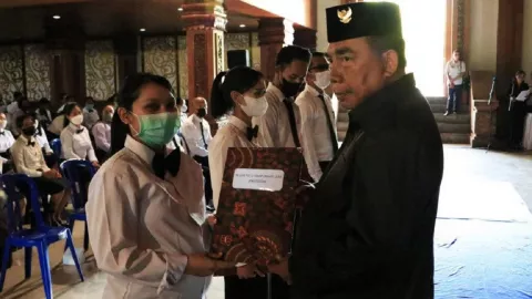 Ratusan PPPK Guru Jembrana Bali Gembira, Ini Pesan Bupati Tamba - GenPI.co BALI