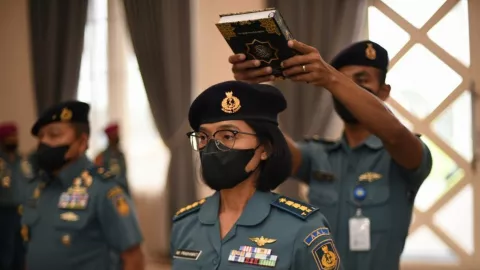 Bangga! Kowal Asli Bali Prabhawati Sandang Laksamana Pertama TNI - GenPI.co BALI