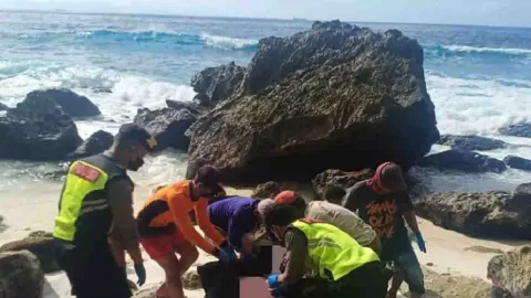Nusa Penida Bali Geger! Pria Tua Tewas Mengapung Tubuh Bengkak - GenPI.co BALI