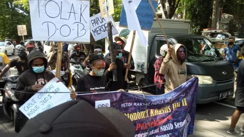 Aliansi Mahasiswa Papua Demo di Bali, Tuntut Otsus dan G20 - GenPI.co BALI