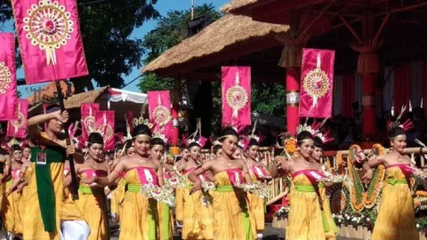Pesta Kesenian Bali Meriah, Belasan Ribu Seniman Turut Serta - GenPI.co BALI