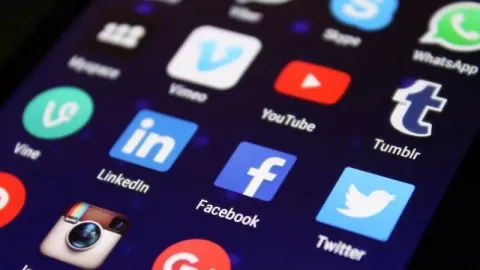 Media Sosial Beri Dampak Negatif ke Remaja? Psikolog Beber Ini - GenPI.co BALI
