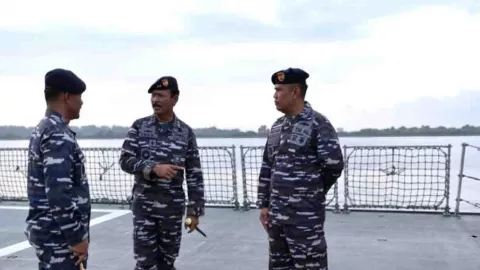 Wow! 2 Jenderal TNI AL Awasi Bali Pakai Kapal Perang, Ada Apa? - GenPI.co BALI