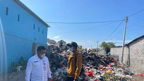Denpasar Bali Kerepotan Sampah, Sekda Wiradana Turun Gunung - GenPI.co BALI