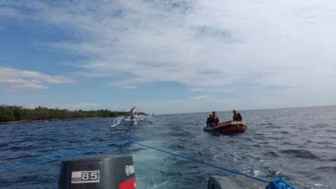 Ngeri! Kapal Feri Tabrak Jukung di Perairan Kubu Karangasem - GenPI.co BALI