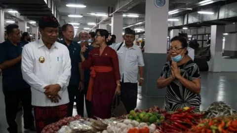 Tugas Berat Bupati Buleleng Lihadnyana: Tekan Inflasi Pasar - GenPI.co BALI