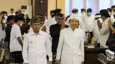 Profil Gubernur Bali I Wayan Koster, Rekam Jejak Mentereng - GenPI.co BALI