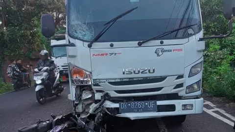 Kecelakaan Mengerikan Motor vs Truk, Gadis Buleleng Tewas - GenPI.co BALI