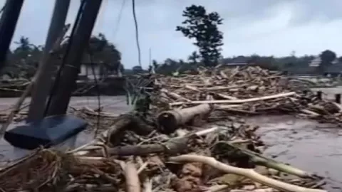 Banjir Fatal di Jembrana Bali Hilangkan Siswi SMA Ini - GenPI.co BALI