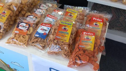 Modal & Inkubasi Bisnis BRI Membuat UMKM Snack Super Heru Sukses Raih Omzet Ratusan Juta - GenPI.co BALI
