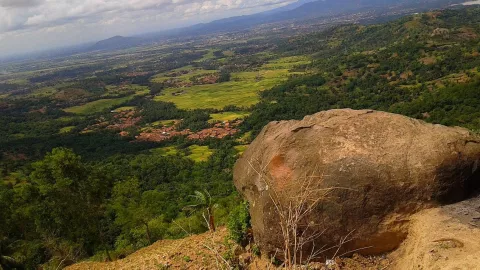 Keren! Menyaksikan Kota Cilegon dari Bukit Batu Lawang - GenPI.co BANTEN