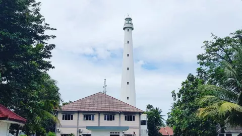 Menikmati Pantai Anyer dari Ketinggian Menara Suar Cikoneng - GenPI.co BANTEN