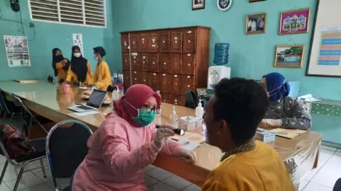 Pantau Prokes dan Kesehatan PTM Tingkat SMP, Dinkes Jemput Bola - GenPI.co BANTEN