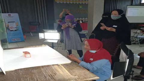 Mantap, UMKM Kecamatan Larangan Diberi Pelatihan Foto Produk - GenPI.co BANTEN