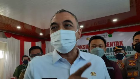 Bupati Tangerang Tegas, Tak Keluarkan Izin Operasi PT SLI - GenPI.co BANTEN