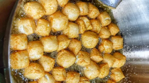 Jumlah Kalori Tahu Goreng Bikin Ngeri! Sehat Nggak, Sih? - GenPI.co BANTEN