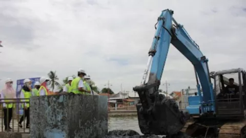 Permudah Nelayan Melintas, DBMSDA Normalisasi Sungai Ciketapang - GenPI.co BANTEN