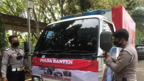 Polda Banten Kirim Bantuan ke Korban Bencana Gunung Semeru - GenPI.co BANTEN