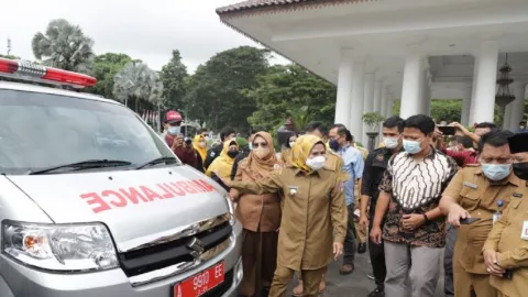 Revitalisasi 52 Ambulans, Perusahaan Ini Dipuji Bupati Serang - GenPI.co BANTEN
