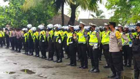 200 Personel Polda Banten Amankan Jalur Wisata Anyer-Carita - GenPI.co BANTEN