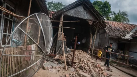 Korban Gempa Banten Minta Pemerintah Bantu Pembangunan Rumah - GenPI.co BANTEN