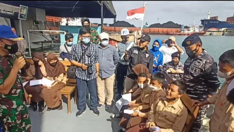 Polisi Militer Banten Gelar Vaksinasi dan Ajak Anak Cinta Bahari - GenPI.co BANTEN