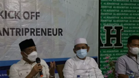 Mantap! PT KBS Ajak Santri Ponpes Al-Khairiyah Jadi Entrepreneur - GenPI.co BANTEN