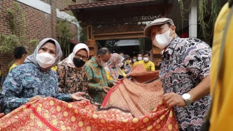 Mantap! Perajin Fokus Membuat Batik Khas Serang, Motif Apa Saja? - GenPI.co BANTEN