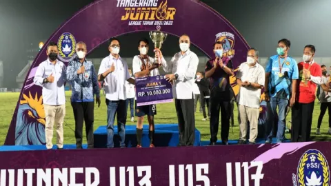 Zaki Berikan Trofi Tangerang Junior League, Siapa Saja Juaranya? - GenPI.co BANTEN