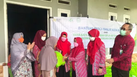 IIK Banten Berikan Bantuan Keperluan Balita untuk Korban Banjir - GenPI.co BANTEN