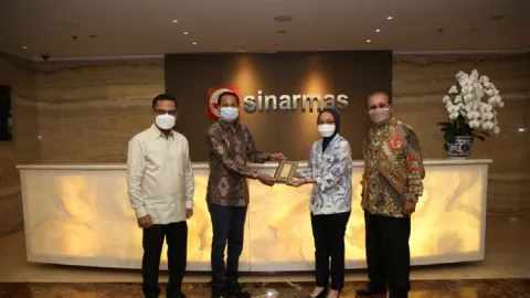 Wah, Eka Hospital Wakafkan Ribuan Al Quran ke Seluruh Indonesia - GenPI.co BANTEN