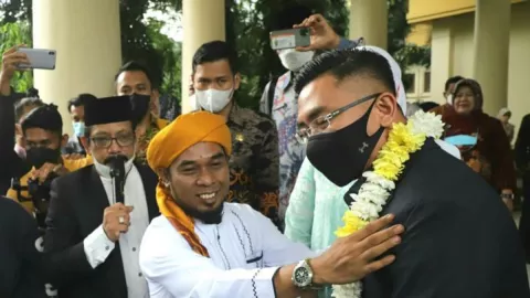 Andika Hazrumy Bukan Wagub Banten Lagi, Perpisahannya Haru - GenPI.co BANTEN